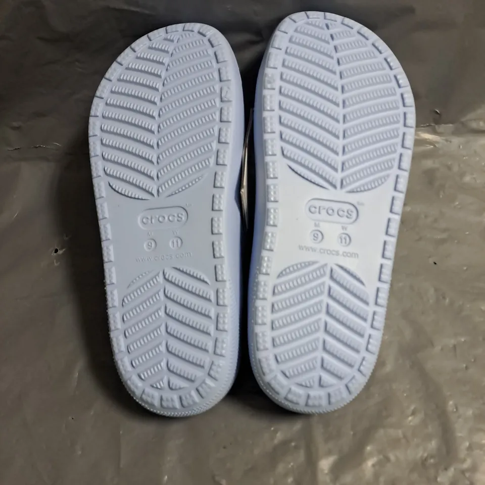 PAIR OF CROCS CLASSIC COZZY SANDAL IN BLUE SIZE UK 9