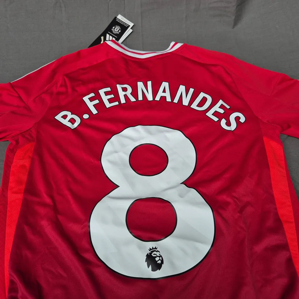 KIDS PERSONALISED MACHESTER UNITED FC HOME JERSEY - B.FERNANDES 8 - SIZE 13/14 YEARS