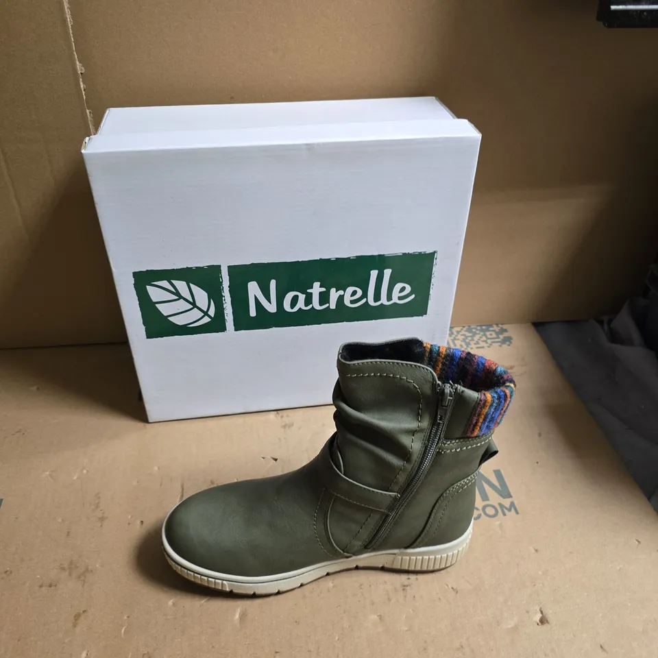 NATRELLE OLIVE GREEN ANKLE BOOTS WITH MULTICOLOUR KNIT COLLAR – SIDE ZIP - UK SIZE 3