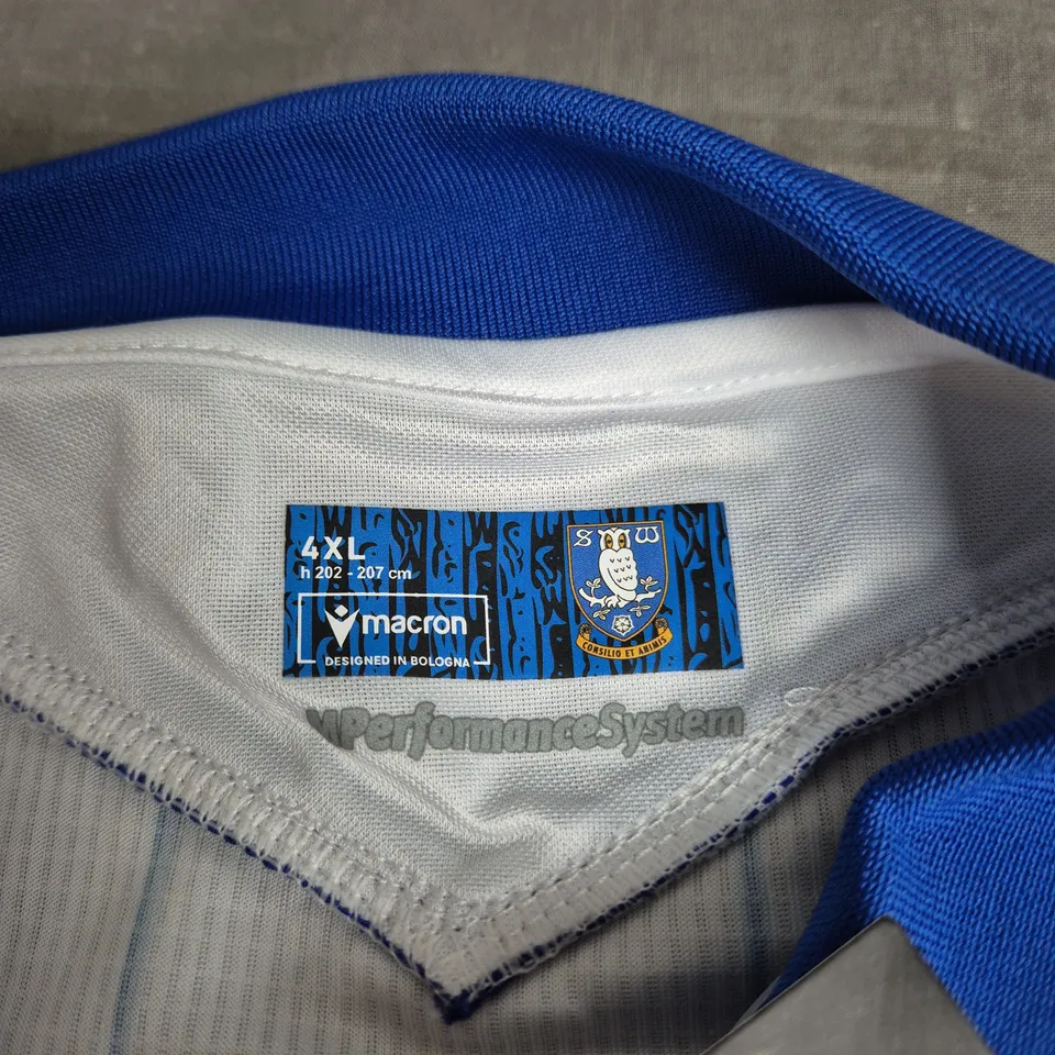 SHEFFIELD WEDNESDAY FOOTBALL SHIRT, WHITE WITH BLUE PINSTRIPES, NUMBER 10 BANNAN– 4XL (VERIFY NAME)