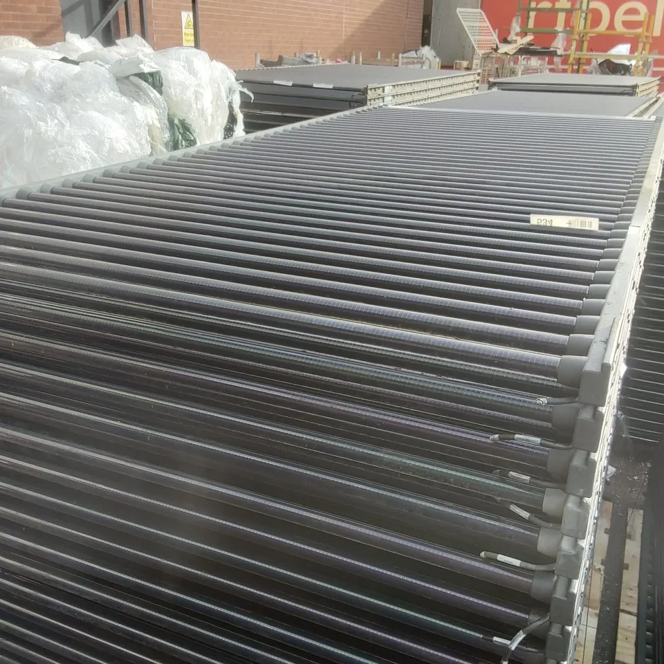 PALLET CONTAINING A LARGE QUANTITY OF SOLAR PANELS 