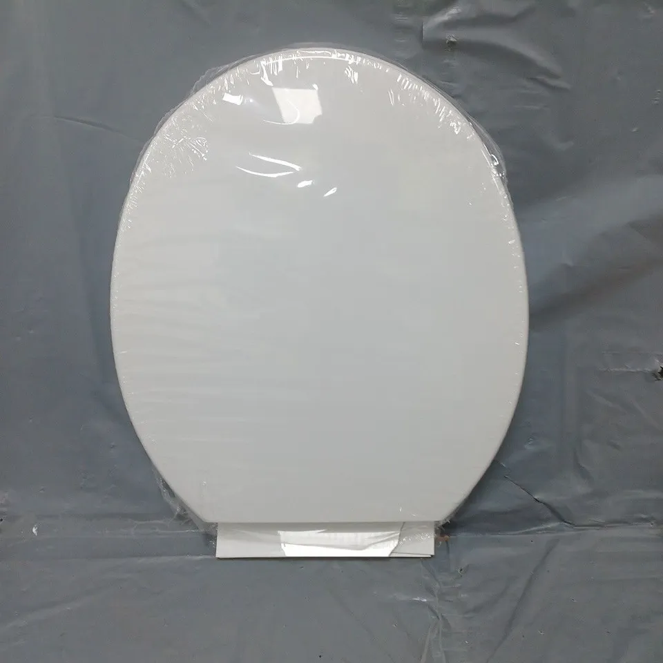 BOXED HOME ANTI BACTERIAL TOILET SEAT 