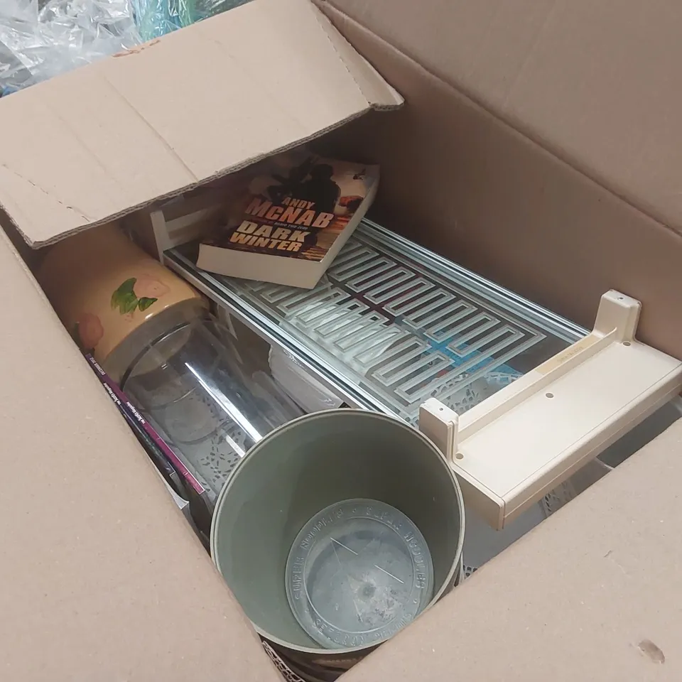 PALLET CONTAINING A VERY LARGE QUANTITY OF ASSORTED ITEMS INCLUDING: PAINTINGS, CABINETS, ASSORTED DVDS ECT