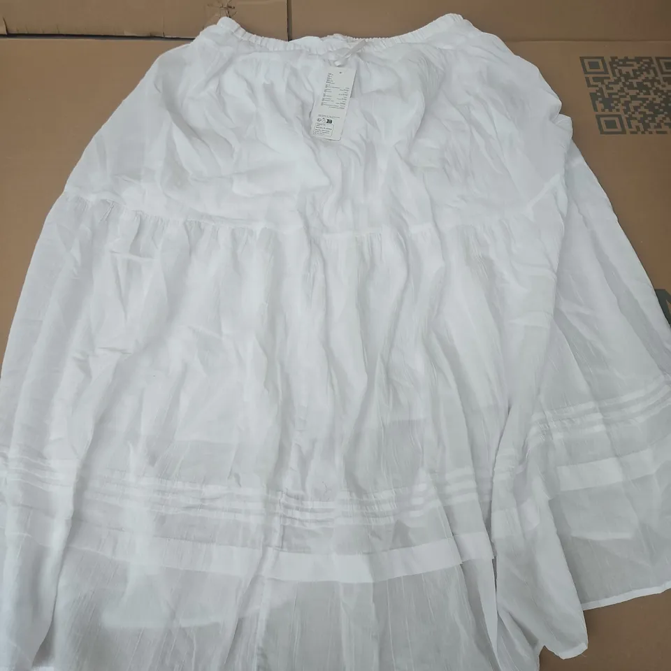 UNIQLO WOMEN TIERED MAXI SKIRT IN WHITE - LARGE