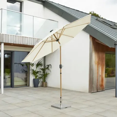 BOXED 2.7M PARASOL WITH SOLAR LED LIGHTS (1 BOX)