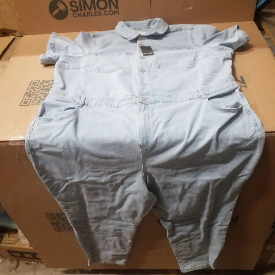 BOX CONTAINING APPROXIMATELY 2 BRAND NEW J D WILLIAMS DENIM BLUE BELTED JUMPSUITS - SIZE 26