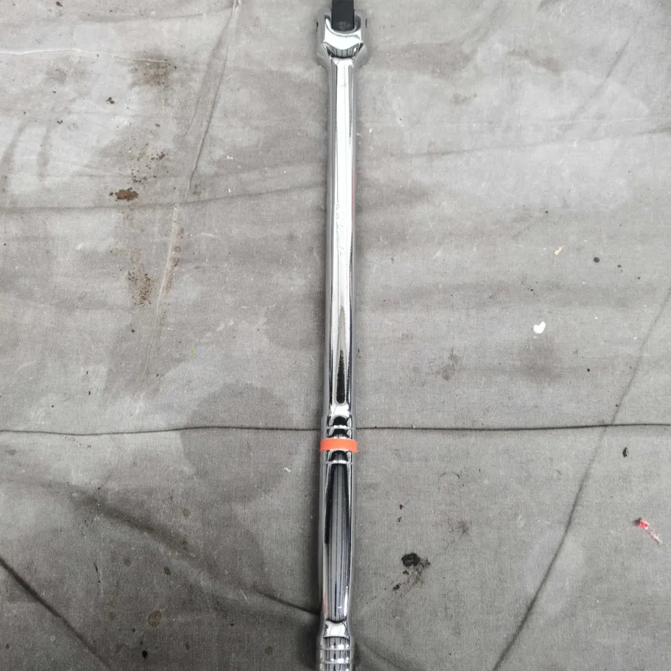 CHROME-PLATED SOCKET WRENCH EXTENSION BAR WITH SQUARE DRIVE 