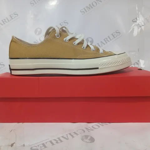BOXED PAIR OF CONVERSE ALL STAR SHOES IN SAND COLOUR UK SIZE 7.5