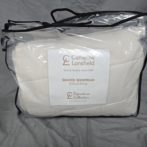 CATHERINE LANSFIELD QUILTED BEDSPREAD – 220X220 CM, SIGNATURE COLLECTION