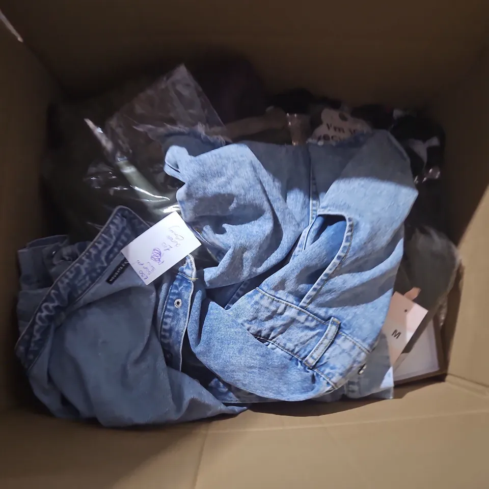 LARGE BOX OF APPROXIMATELY 25 ASSORTED CLOTHING ITEMS IN VARIOUS COLOURS, STYLES AND SIZES - COLLECTION ONLY