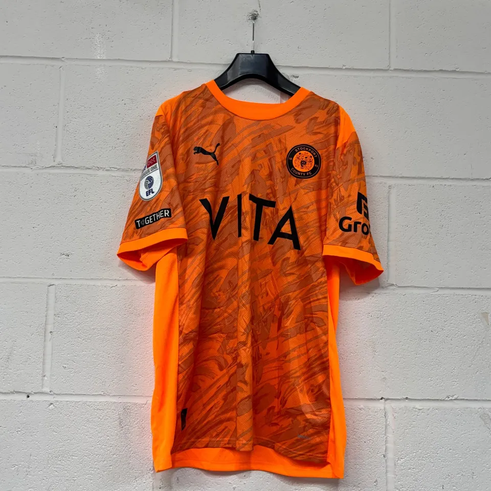 STOCKPORT COUNTY F.C LEAGUE ONE MATCH WORN THIRD SHIRT IN ORANGE - UK L / CIAN O'SHEA #51