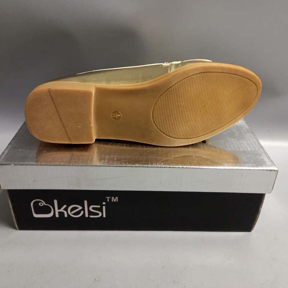 BOXED KELSI LADIES FLAT GOLD BROGUES. SIZE 4