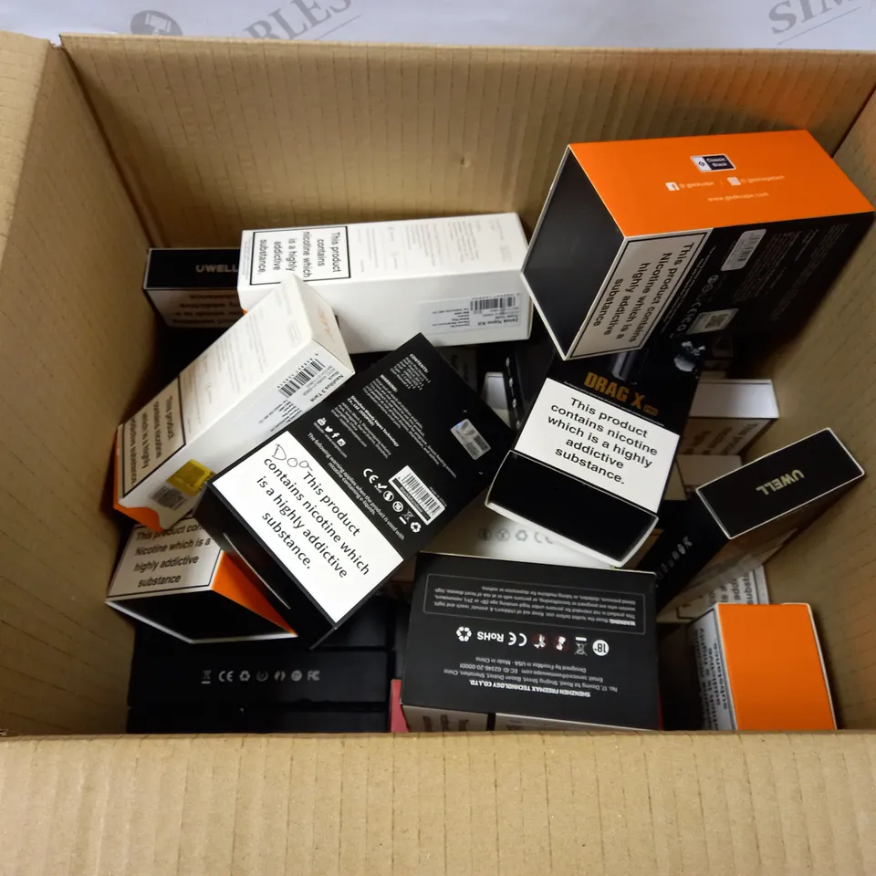 BOX OF APPROXMATELY 30 E-CIGARETTES AND LIQUIDS TO INCLUDE VOOPOO DRAG X PRO KIT, GEEKVAPE L200 200W, ASPIRE NAUTILUS 3 TANK IN BLACK, ETC