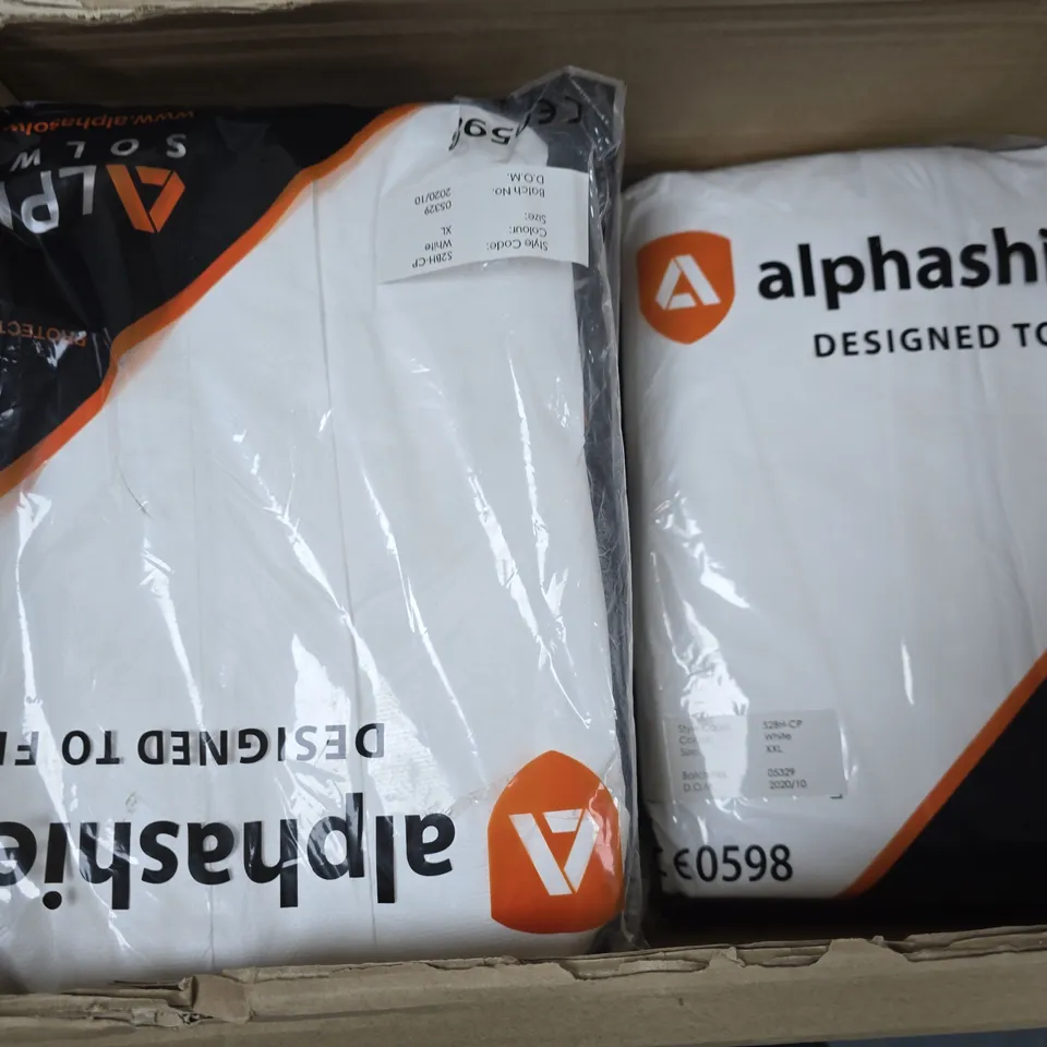 APPROXIMATELY 20 ALPHASHIELD PROTECTIVE OVERALLS IN WHITE IN VARIOUS SIZES