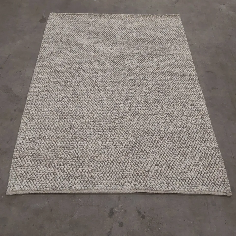 QUALITY DESIGNER AREA RUG - APPROXIMATELY 170 x 120cm