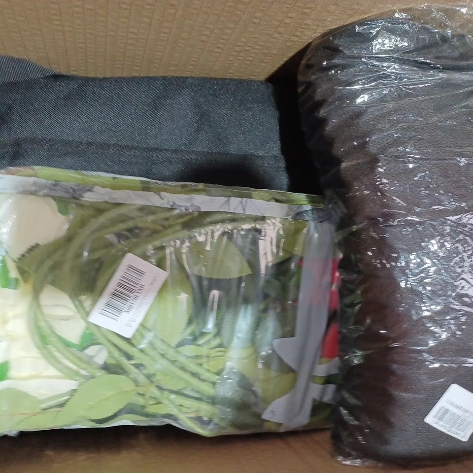 BOX OF APPROXIMATELY 8 ASSORTED HOUSEHOLD ITEMS TO INCLUDE BUWATERS 600ML BOTTLE, VACUUM HEAD, EGYPTIAN COTTON PILLOWCASES, ETC