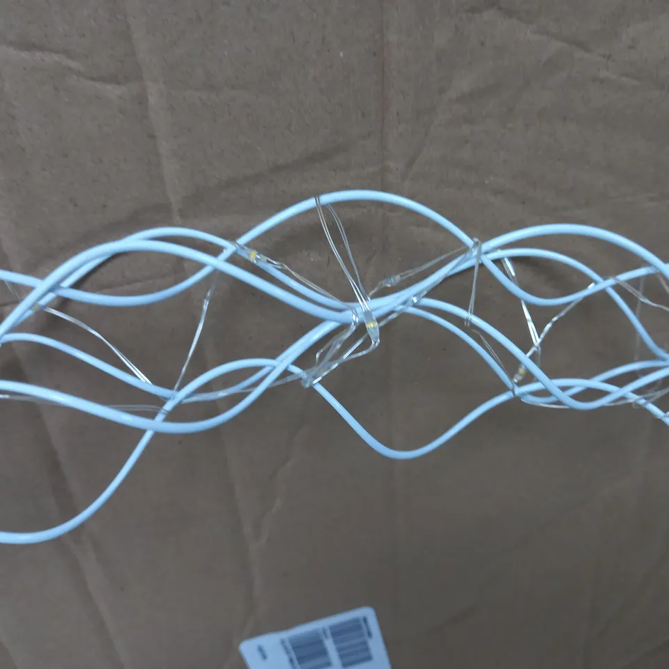 WHITE LIGHT UP WREATH