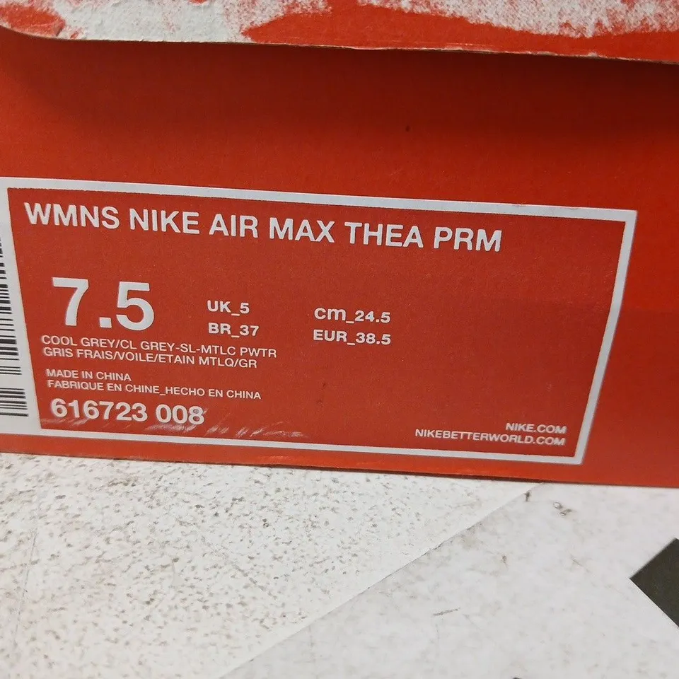 BOXED PAIR OF NIKE AIR MAX TRAINERS- COOL GREY/PINK, UK 5