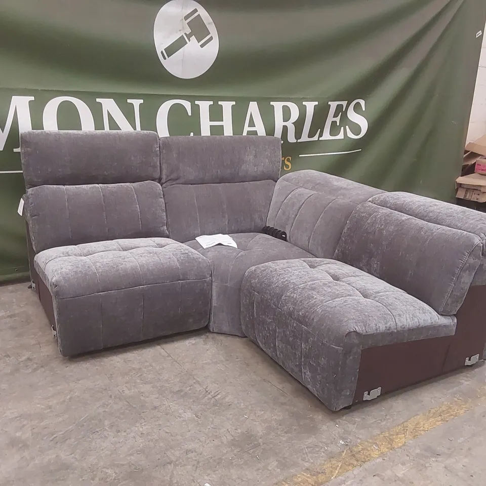 INCOMPLETE DANETTI SKYE UPHOLSTERED CORNER SOFA
