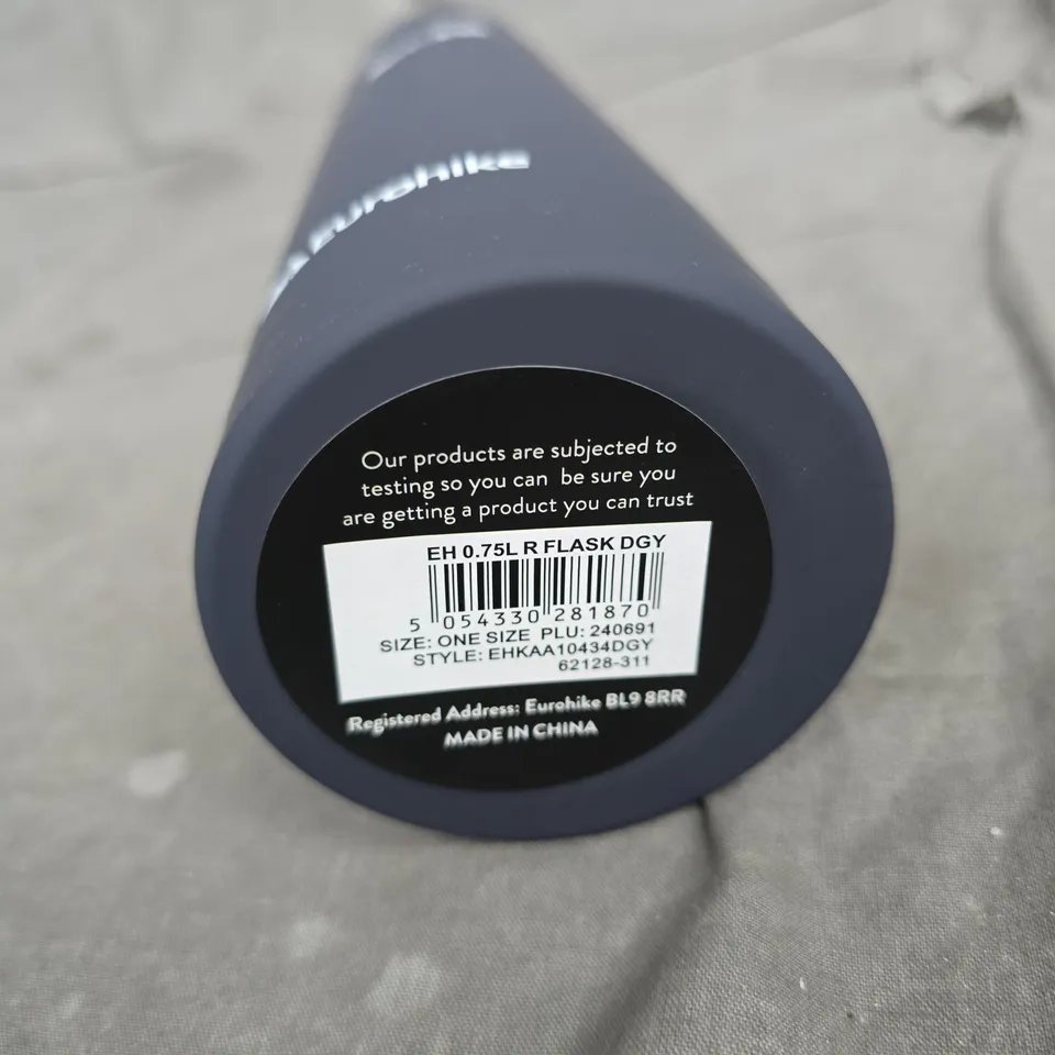 EUROHIKE FLASK – RUBBERISED NAVY 0.75L
