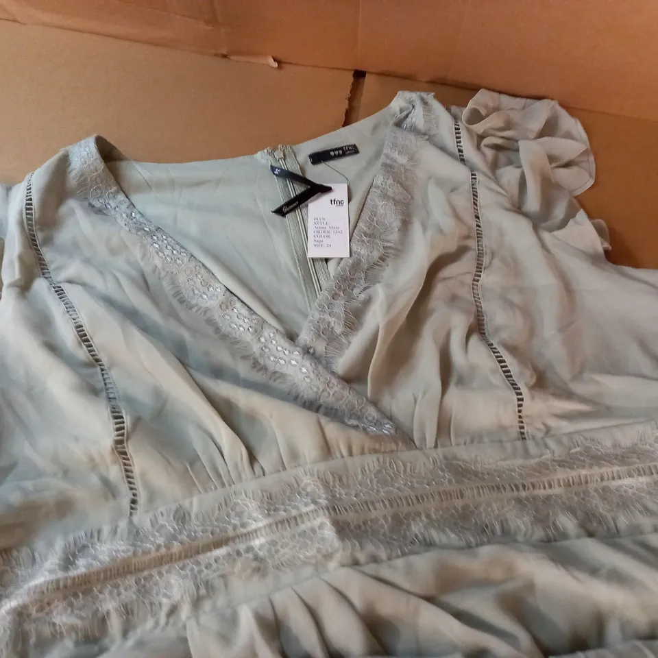 TFNC SAGE DRESS - SIZE 24