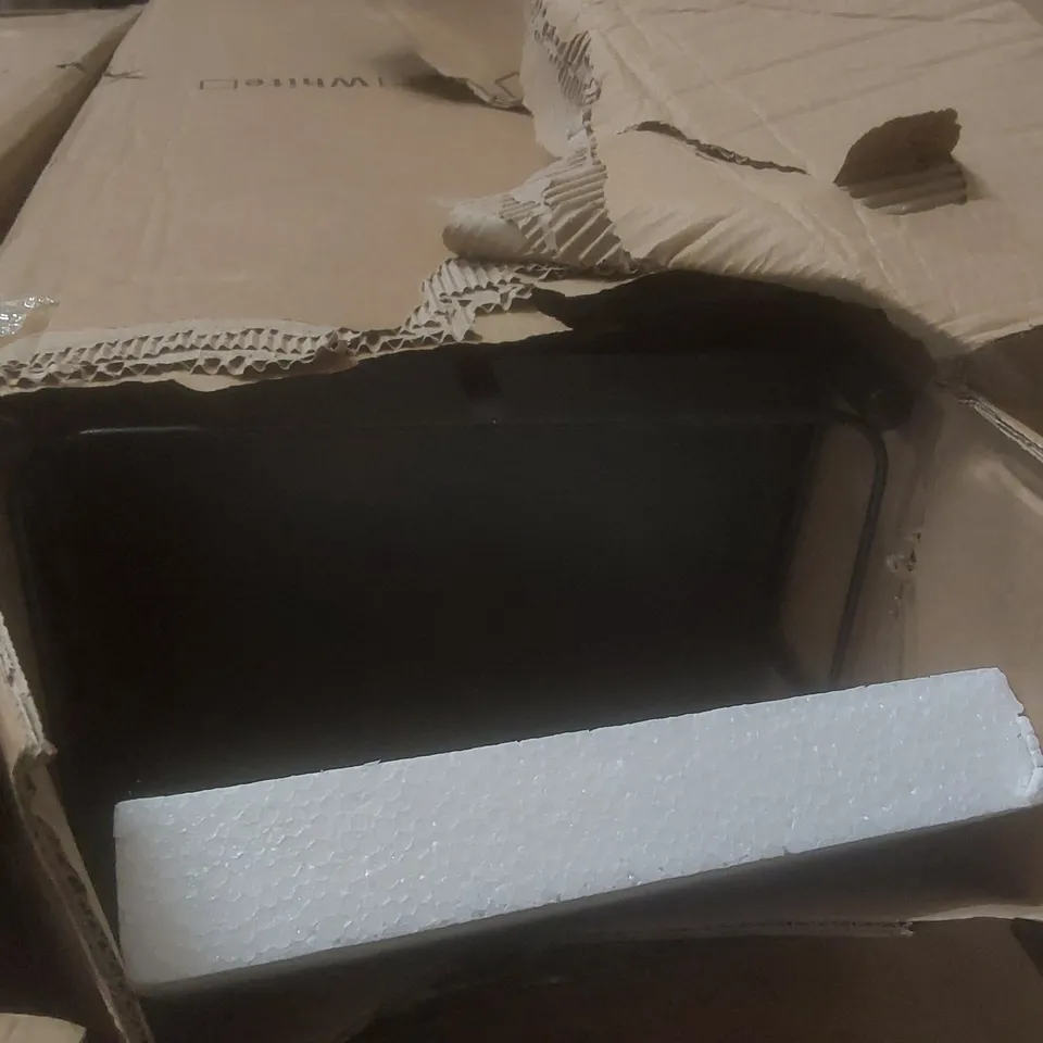 PALLET CONTAINING A VERY LARGE QUANTITY OF PORTABLE METAL SHELVES ECT