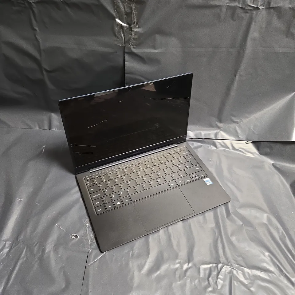 SAMSUNG NP935XDB LAPTOP IN BLUE