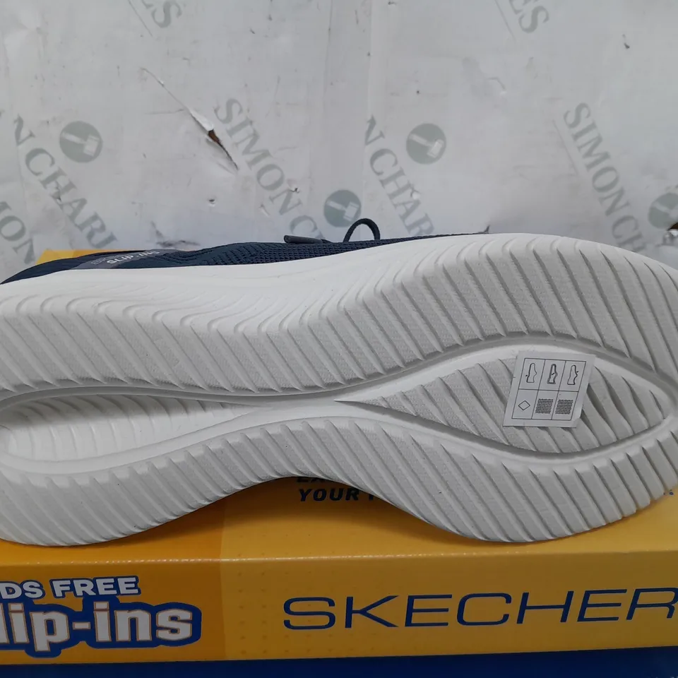 SKECHERS HANDS FREE SLIP-INS TRAINERS IN NAVY - UK 7