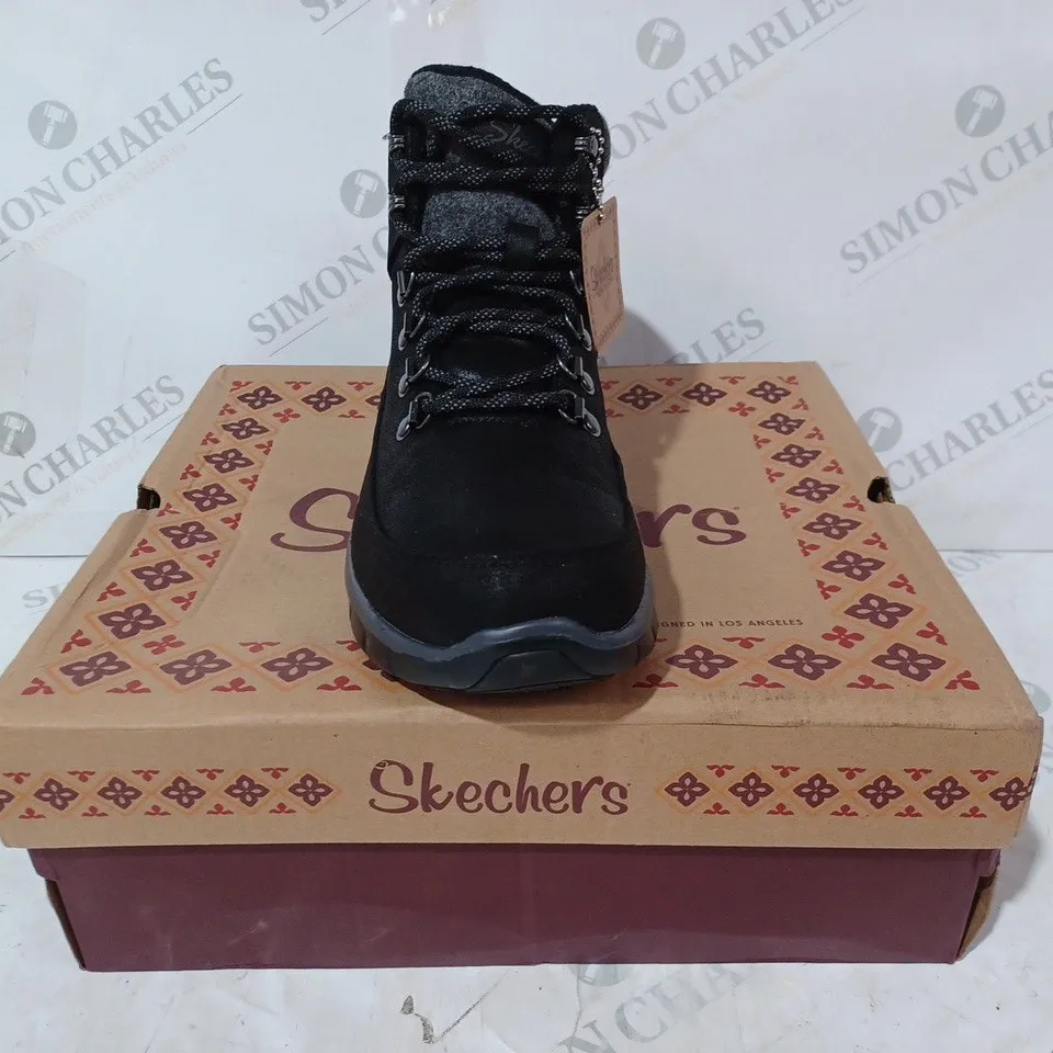 BOXED SKECHERS SYNERGY WARM TECH BOOTS, BLACK - SIZE 7