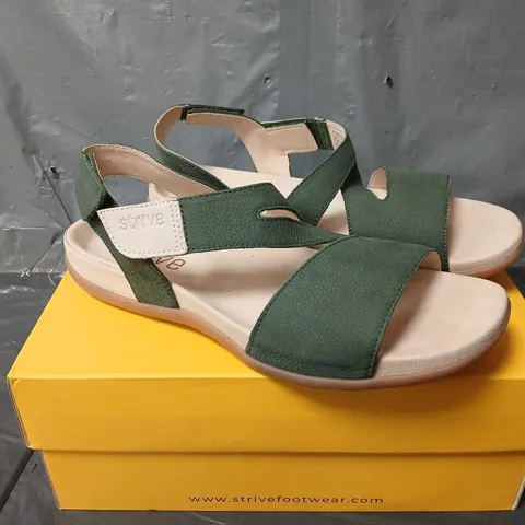 BOXED PAIR OF STRIVE JINNY VERTE SANDALS IN GREEN - UK 6