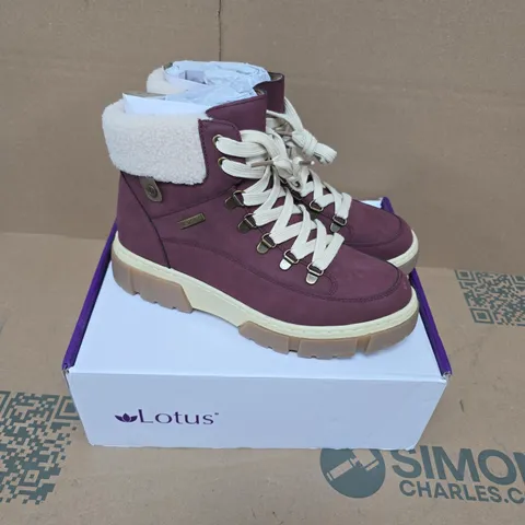 BOXED PAIR OF LOTUS CONNISTON BOOTS IN BORDO - EU 41