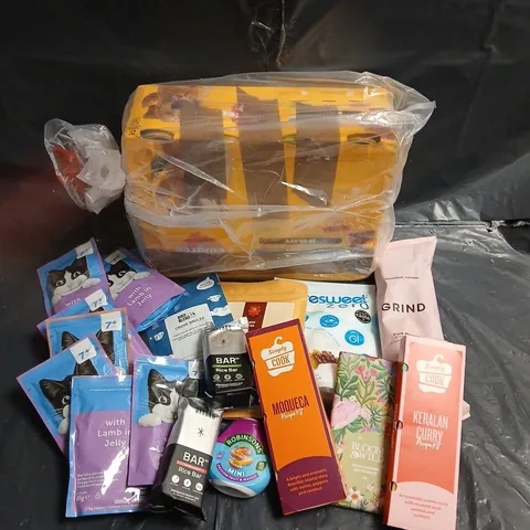 APPROXIMATELY 10 ASSORTED FOOD & DRINK ITEMS TO INCLUDE - PEDIGREE PET FOOD - PURESWEET ZERO SWEETENER - GRIND DARK BLEND COFFEE BEANS - ETC - COLLECTION ONLY