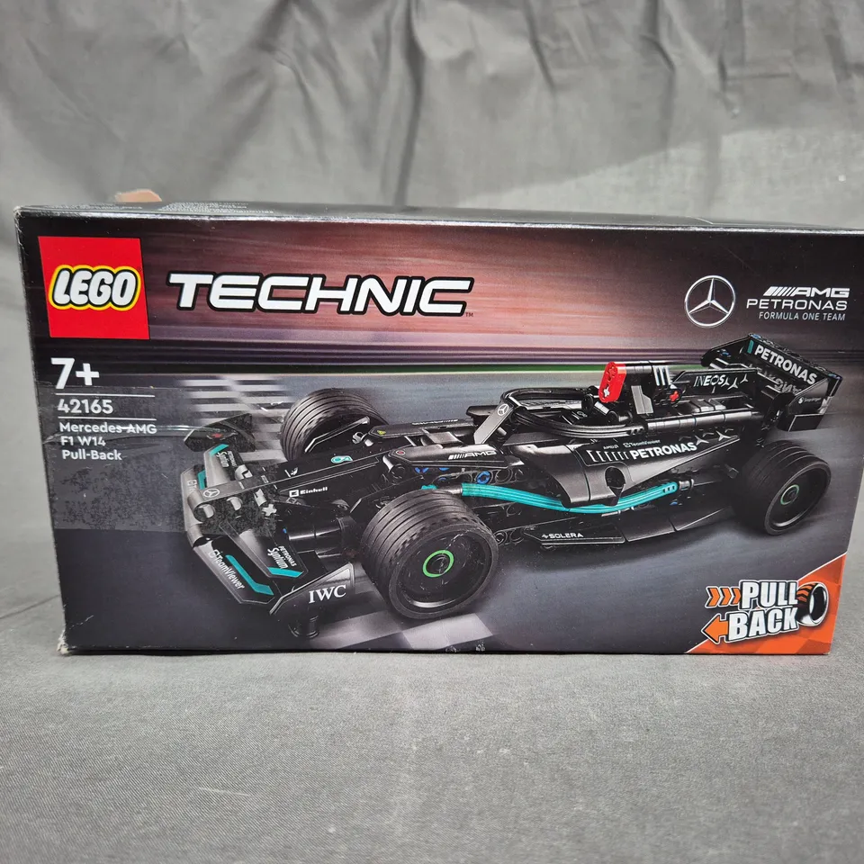 LEGO TECHNIC - MERCEDES AMG F1 W14 PULL BACK