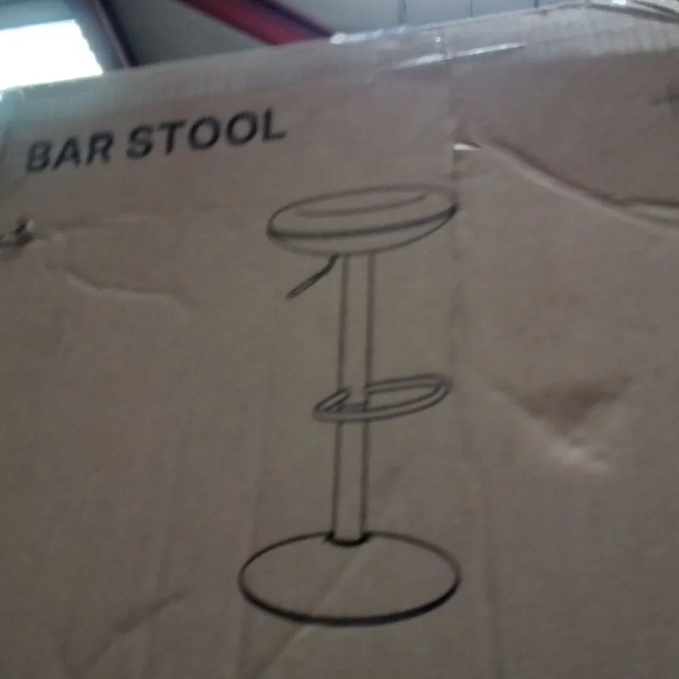 BOXED BARSTOOL