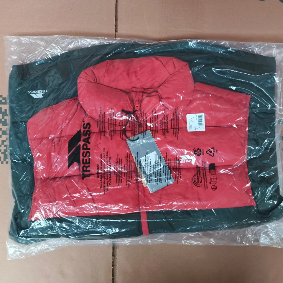 BAGGED TRESPASS OSKAR GILET IN BURNT ORANGE SIZE LARGE