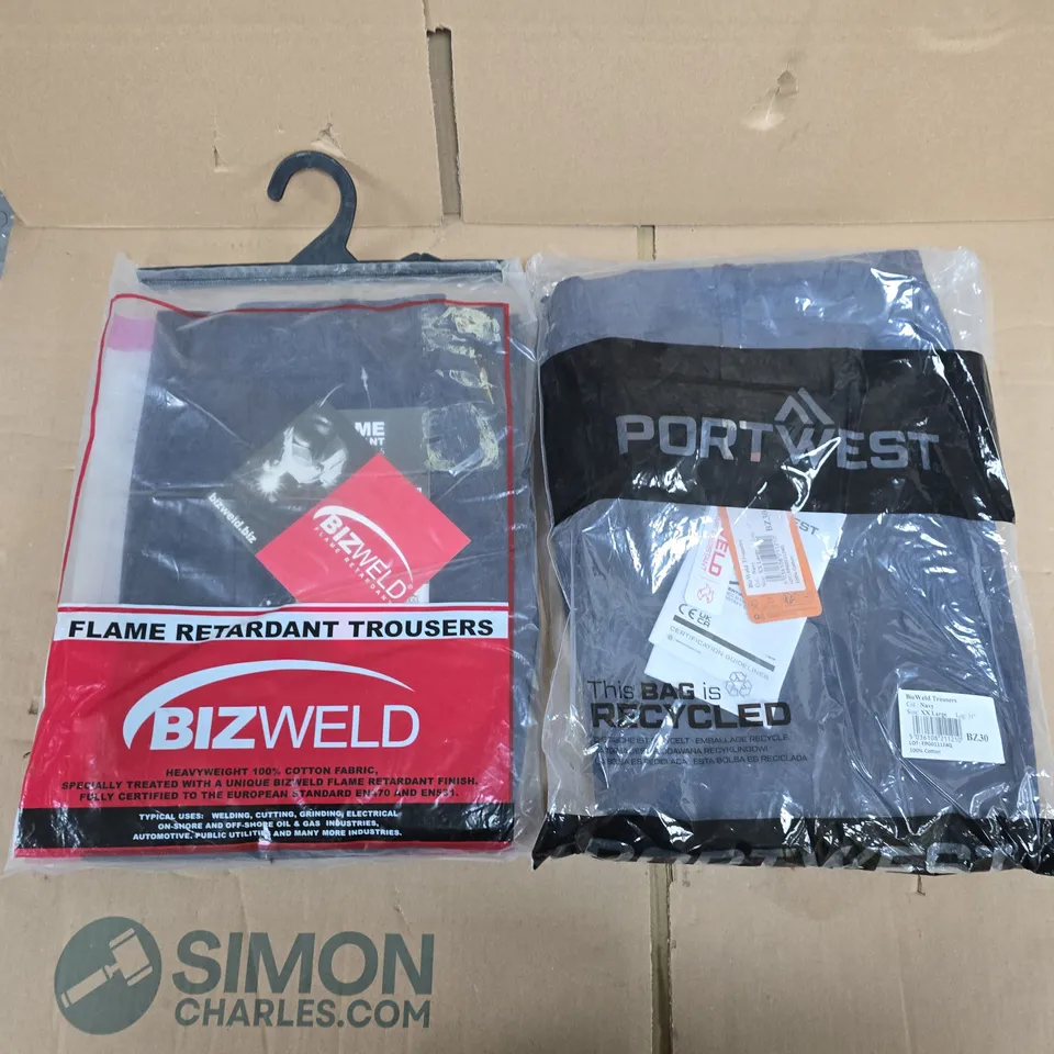 LARGE QUANTITY OF ASSORTED ITEMS TO INCLUDE FLAME RETARDENT PANTS, WELD TROUSERS ALL IN VARIOUS SIZES - COLLECTION ONLY