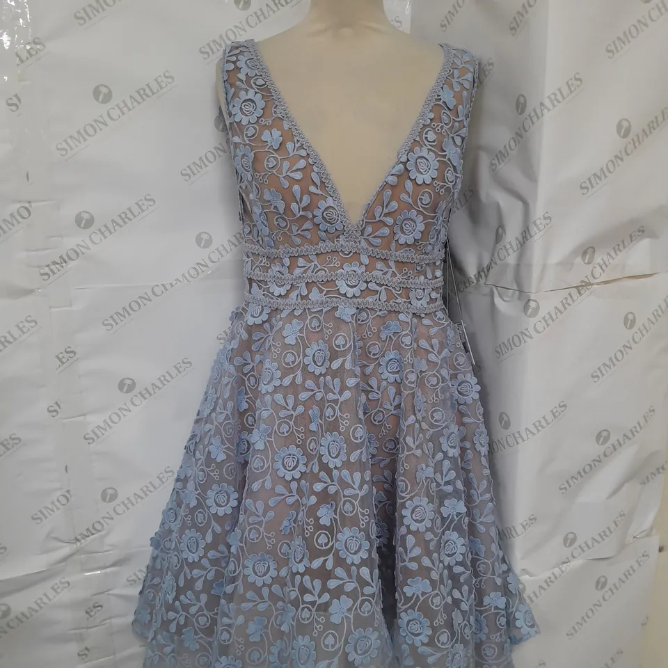 BOXED NADINE MERABI DAISY BLUE DRESS SLEEVELESS PLUNGE AND OPEN BACK SIZE M