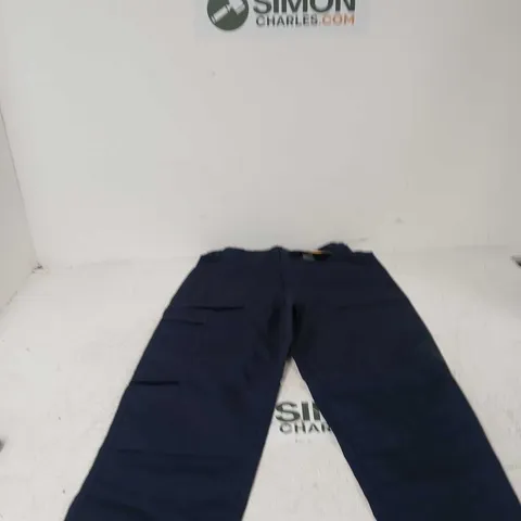 REGATTA PROFESSIONAL NAVY WATER-REPELLENT TROUSERS, MEN'S UK 32 (EU 46, FR/E 40)