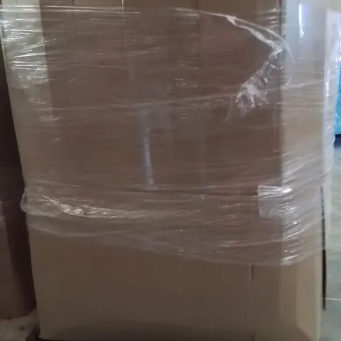 PALLET CONTAINING A LARGE QUANTITY OF PILLOWS 