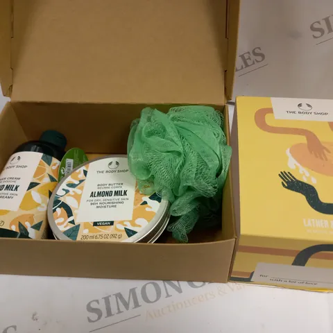 THE BODY SHOP LATHER & SLATHER ALMOND MILK GIFT CASE