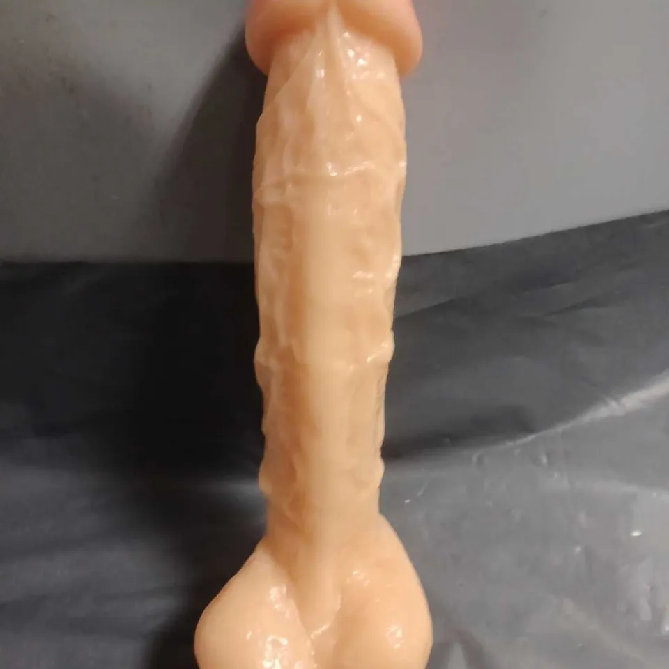 REALISTIC 7.5" DILDO WITH SUCTION BASE