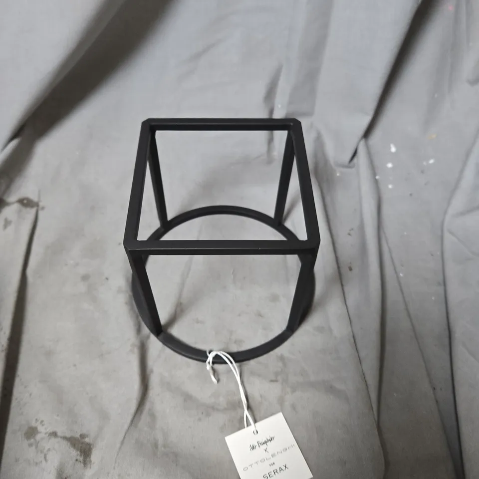 OTTOLENGHI FOR SERAX STAND – BLACK METAL, BOXED