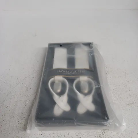 HAWES AND CURTIS PLAIN BRACES WHITE ONE SIZE