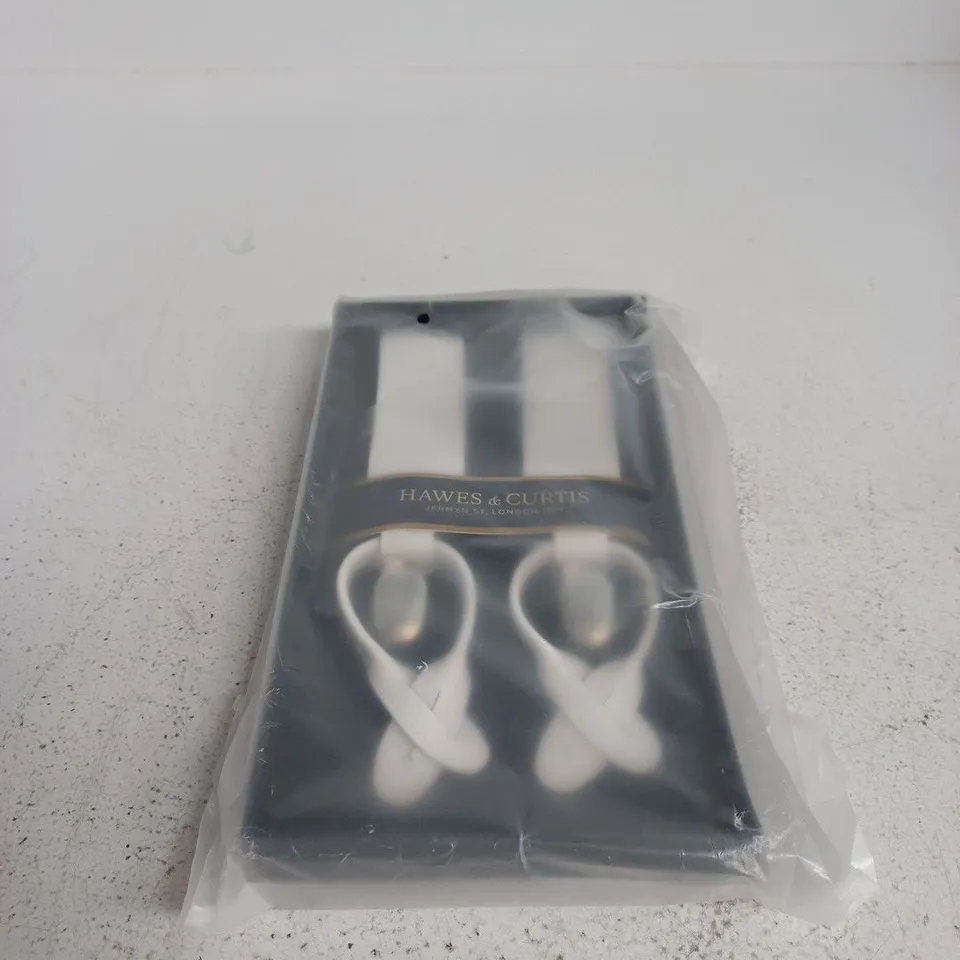 HAWES AND CURTIS PLAIN BRACES WHITE ONE SIZE