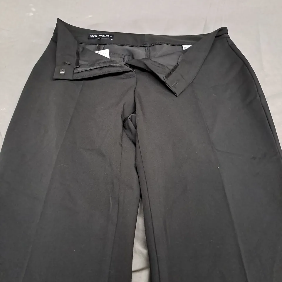 ZARA SMART BLACK TROUSERS - EUR LARGE