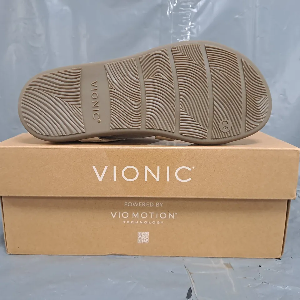 BOXED PAIR OF VIONIC OPEN TOE STRAPPY SANDALS IN DUSTY CREAM SIZE UK 4