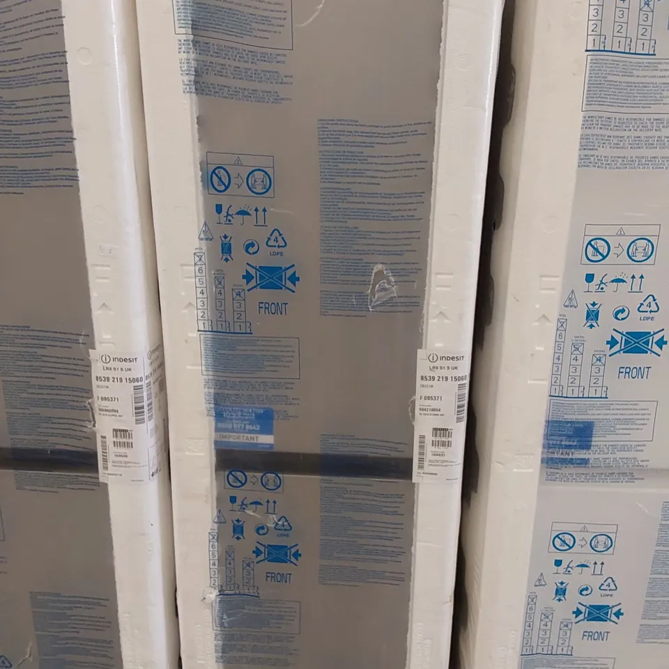 INDESIT FRIDGE FREEZER LR8 S1 SUK