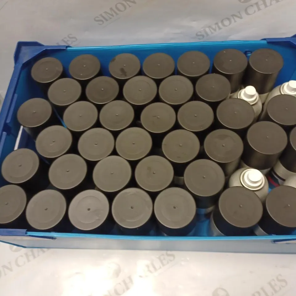 LOT OF APPROXIMATELY 40 VERSACHE ITALIA SIGNATURE ANTI-PERSPIRANT DEODORANT CANS (40 x 150ml)
