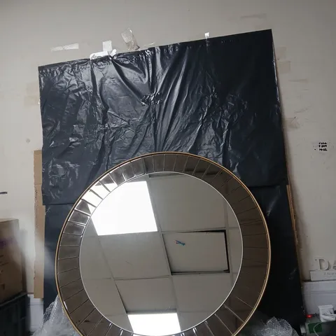 BOXED FLUTED ROUND MIRROR 80cm (1 BOX)