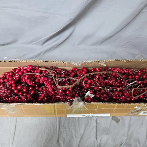 PRE LIT LED BERRY GARLAND